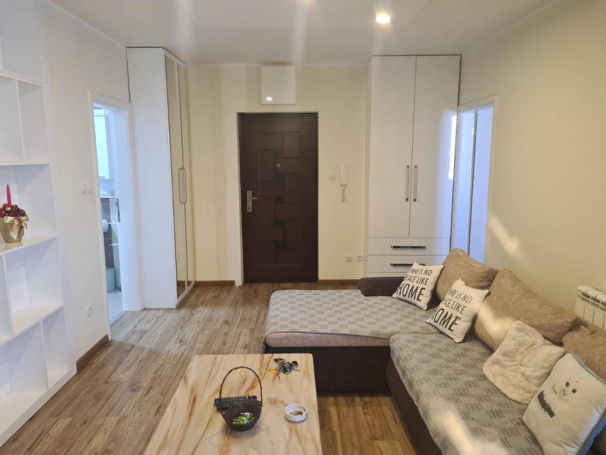 Casa Mia Appartamento Novi Sad Esterno foto